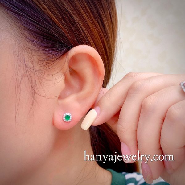 18K Classic Square Emerald Earrings