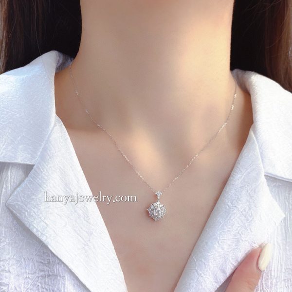 18K Gold Luxury GIA 0.50 Carat Diamond Necklace