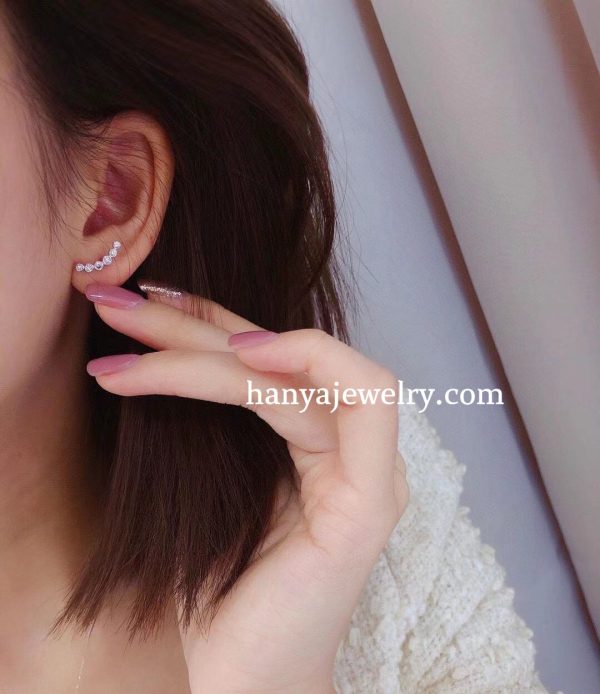 18K Gold Six Diamond Earrings Fashion Type For Girls