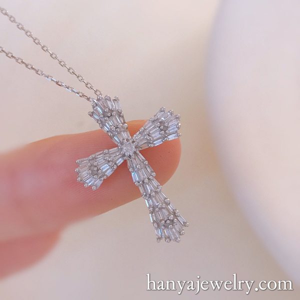 18k White Gold Diamond Cross Necklace Bling - Image 5