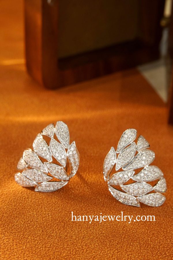 18K Luxurious Diamond Earrings For Women - Image 5