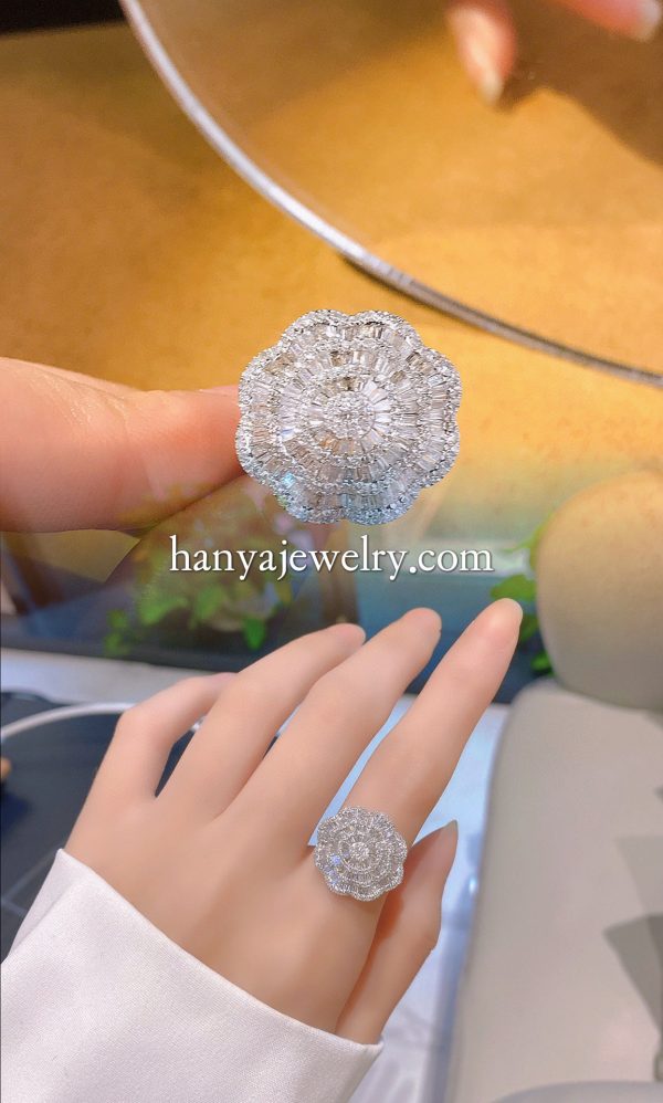 18k Diamond Luxury Custom Ring Flower Shaped