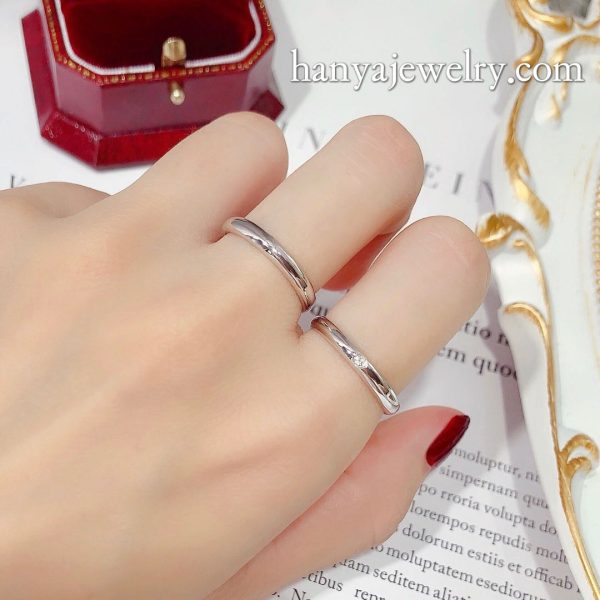 18k Aperture Diamond Couple Rings Set