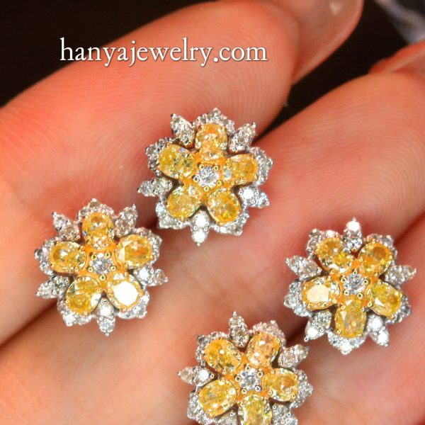 18K White Gold Petals Yellow Diamond Earrings - Image 3