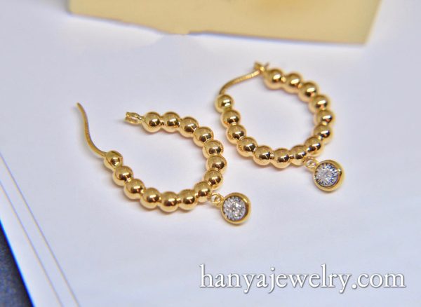 18K Yellow Gold Single Diamond Earrings - Image 4