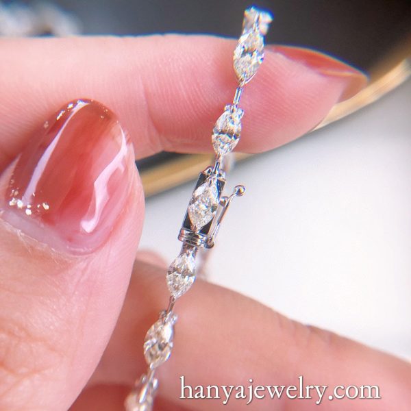 New Arrival 18K White Gold Stunning Diamond Bracelet - Image 4