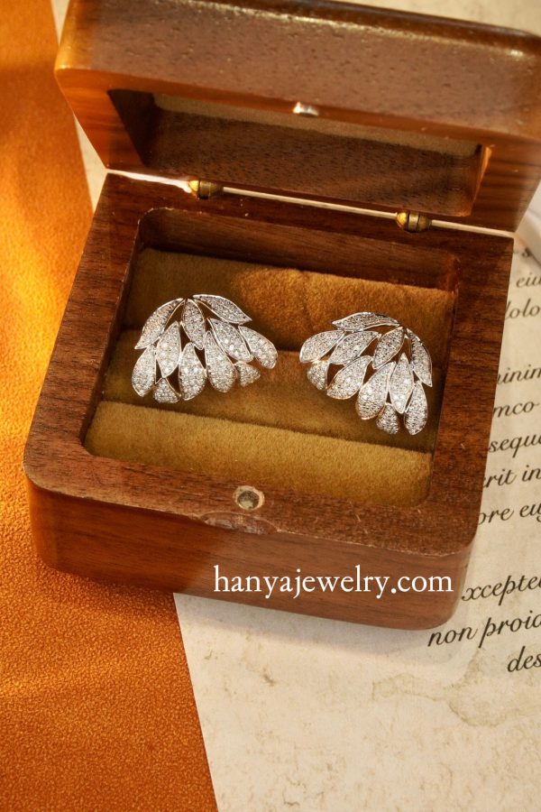 18K Luxurious Diamond Earrings For Women - Image 3