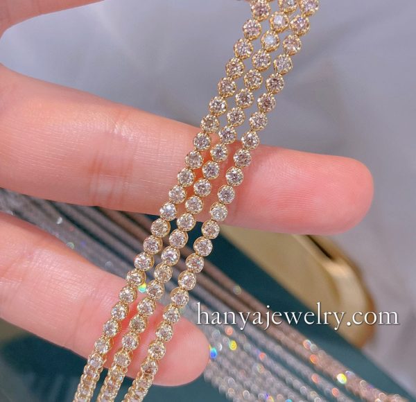 18K Gold Tennis Bracelet Full Diamond Luxurious - Image 8