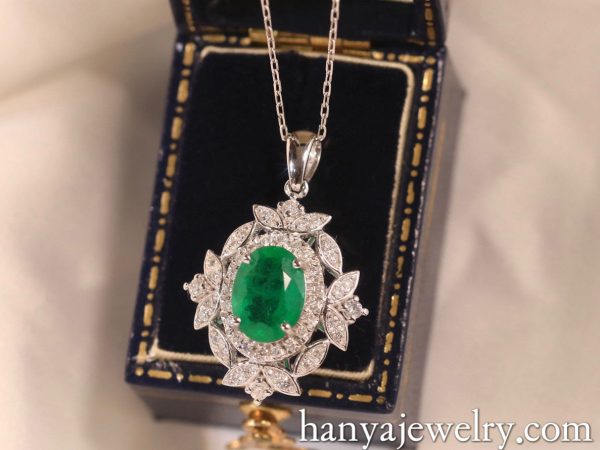 18K Gold Vintage Emerald Pendant - Image 4