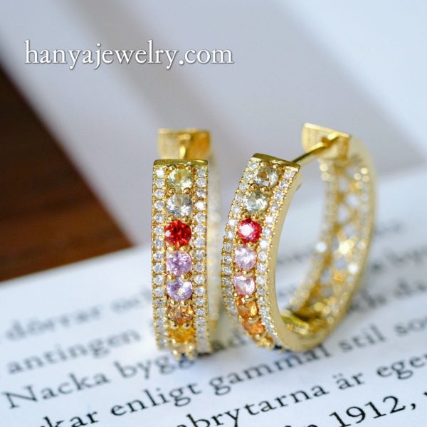 18K Gold Rainbow Sapphire Ear Ring - Image 4