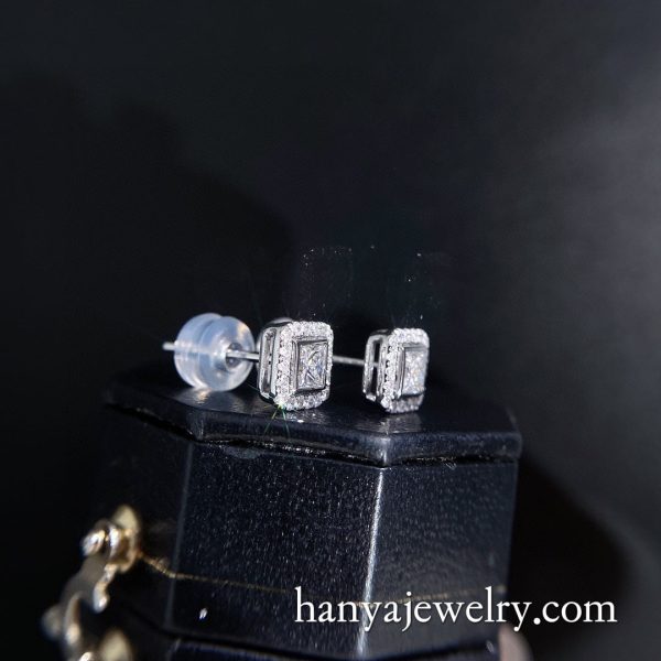 18K Gold Square Natural Diamond Earrings For Women - Image 4