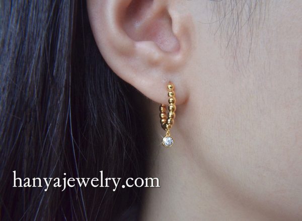 18K Yellow Gold Single Diamond Earrings