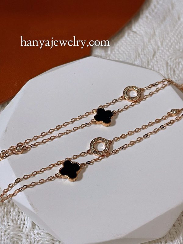 18K Gold Black Agate Four Leaf Clover Diamond Bracelet - Image 2