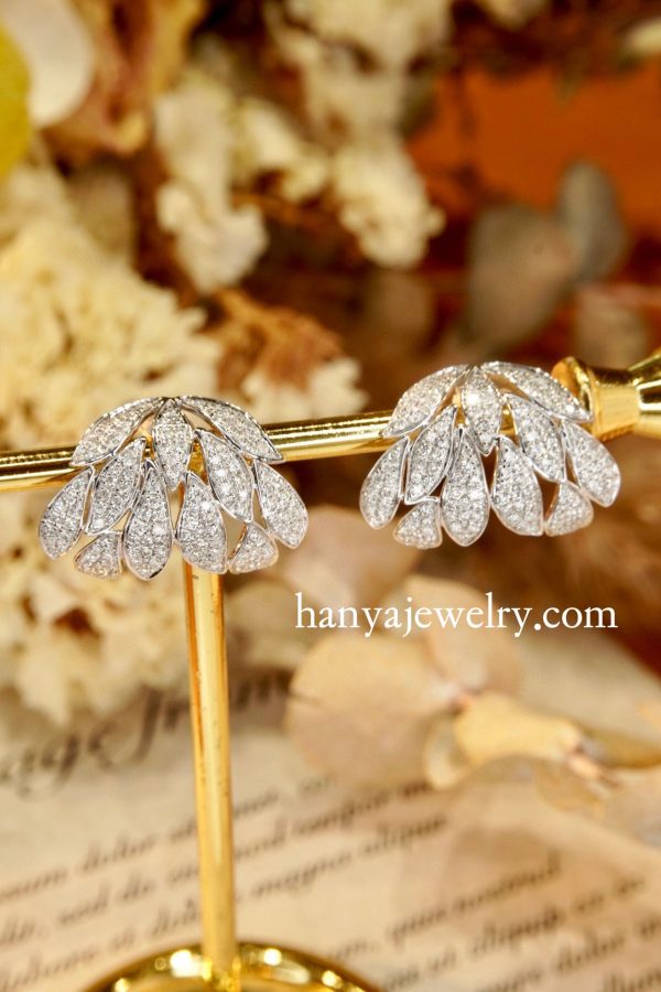 18K Luxurious Diamond Earrings For Women - Image 2