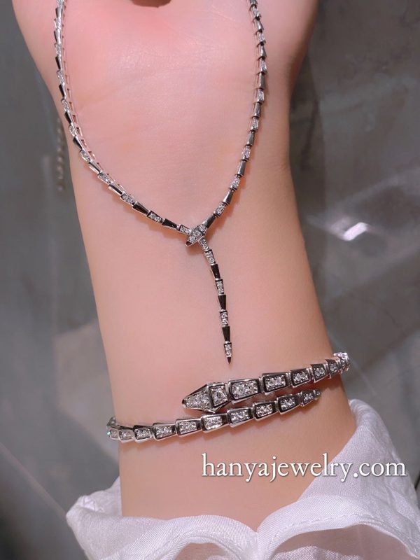 18K Luxury Full Diamond Snake Necklace - Image 2