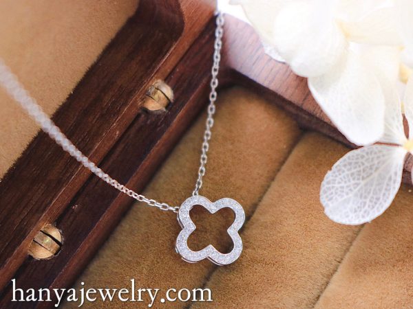 18k White Gold Diamond Four Leaf Clover Necklace Classic - Image 3