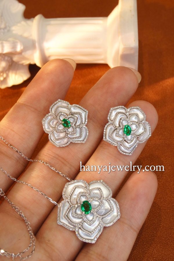 18K Gold Flower Stunning Diamond and Emerald Elegant Earrings - Image 2