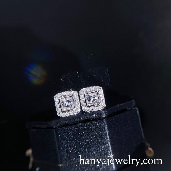 18K Gold Square Natural Diamond Earrings For Women - Image 3