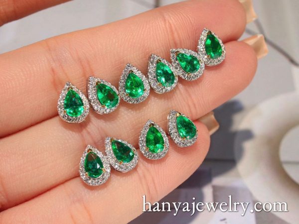 18K Gold Emerald Earrings 1.3ct Stunning - Image 2