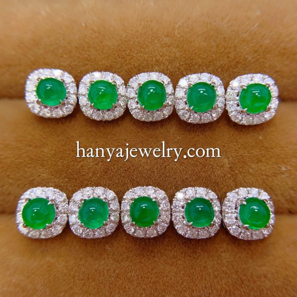 18K Classic Square Emerald Earrings - Image 2