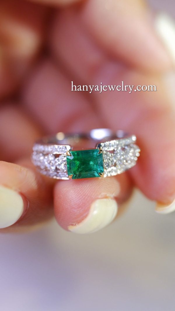 18K Gold Emerald Ring Full Diamonds - Image 2