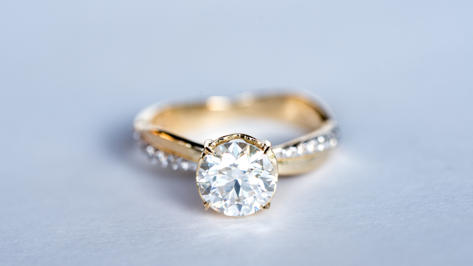 Diamonds Ring